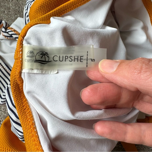 Cupshe Textured And Striped Halter Tummy Control One Piece Swimsuit Size Small - Picture 12 of 13